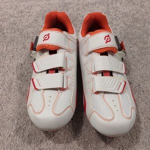 Peloton spin bike shoes NEW